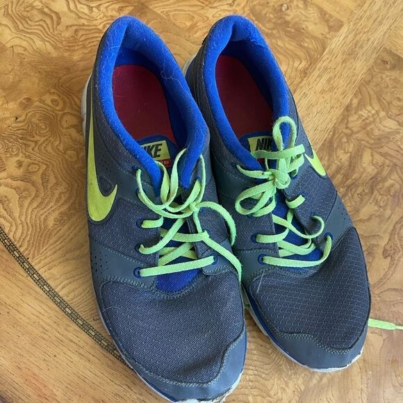Nike Neon Tennis Shoes Sneakers - Picture 1 of 8